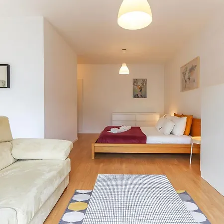 아파트 Portucale ! Charming Loft With Garage 리스본