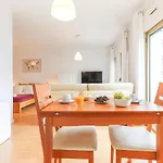 Portucale ! Charming Loft With Garage Lizbona